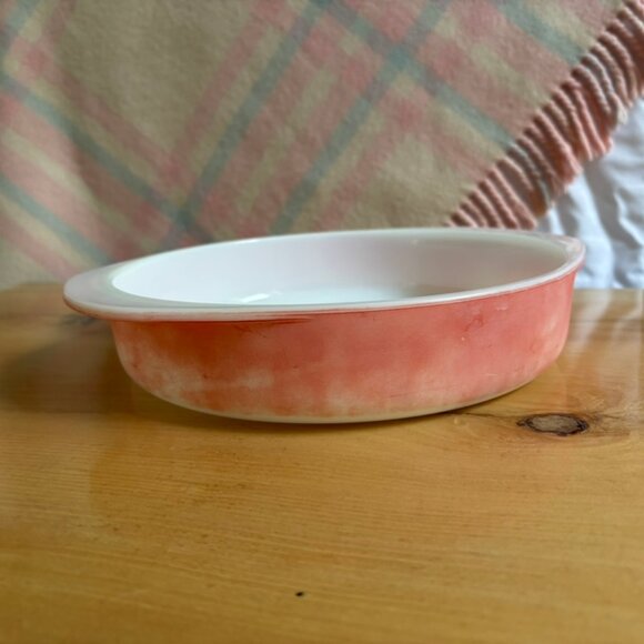 Vintage Pyrex Flamingo Pink #221 Round Baking Dish - Picture 2 of 7